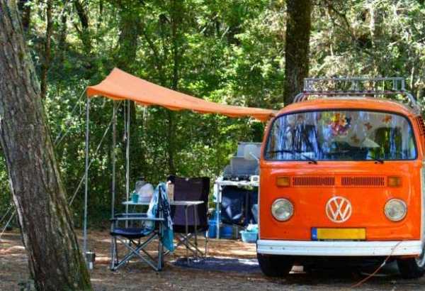4-emplacement-camping-au-clos-des-pins.jpg - CampingplatzᐃFrankreich : Campingplatz Frankreich